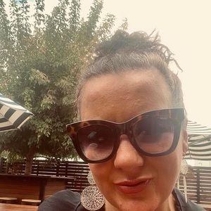 Meet your Posher, Mandy